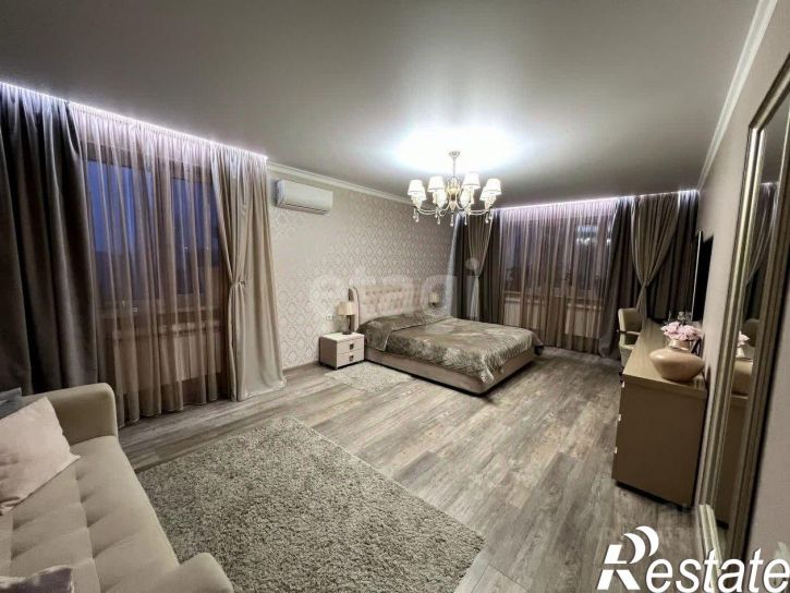 6-комн квартира улица 5 Августа, 31,  д. 31