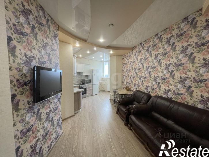 2-комн квартира улица Костюкова, 11В,  д. 11В