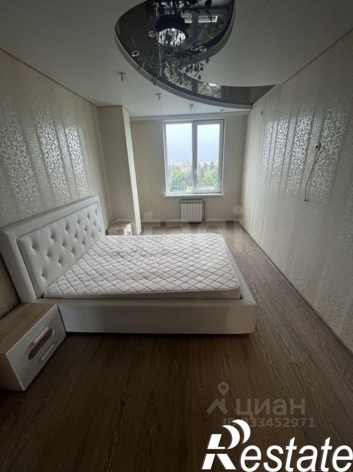 2-комн квартира улица Костюкова, 11В,  д. 11В