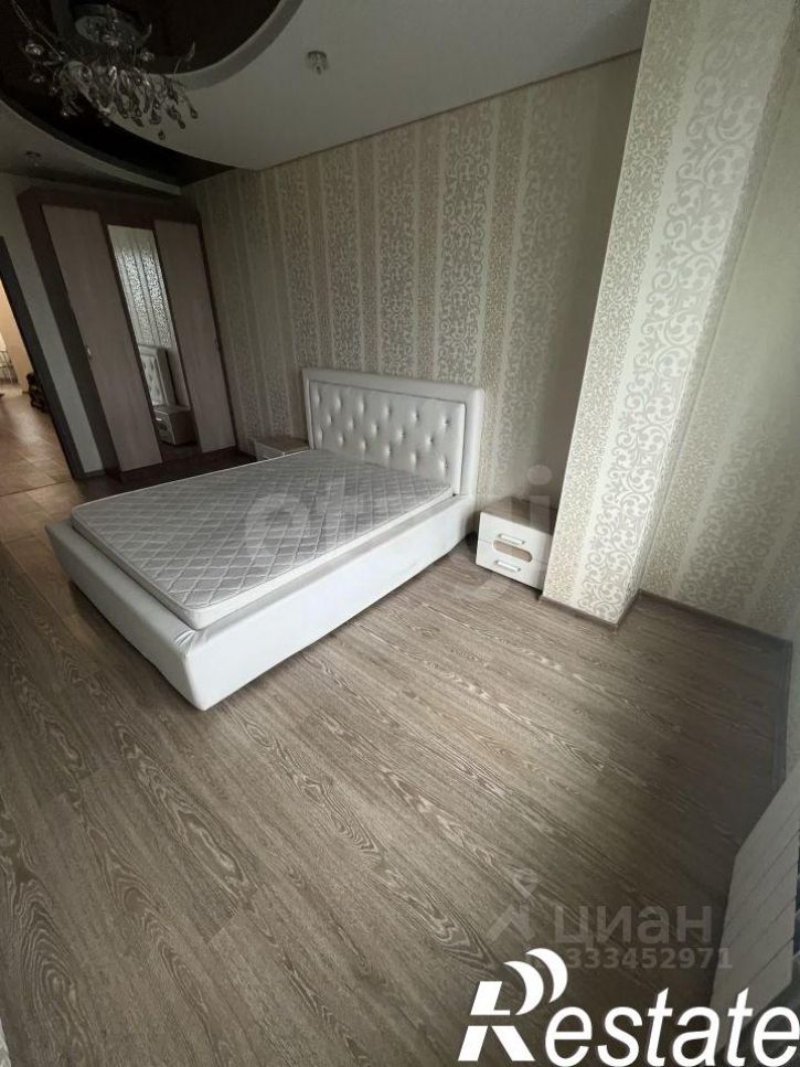 2-комн квартира улица Костюкова, 11В,  д. 11В