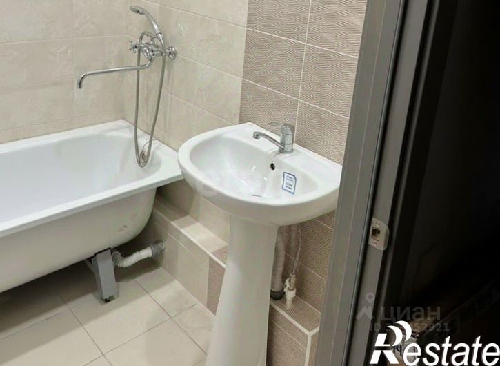 3-комн квартира Белгородский проспект, 100,  д. 100