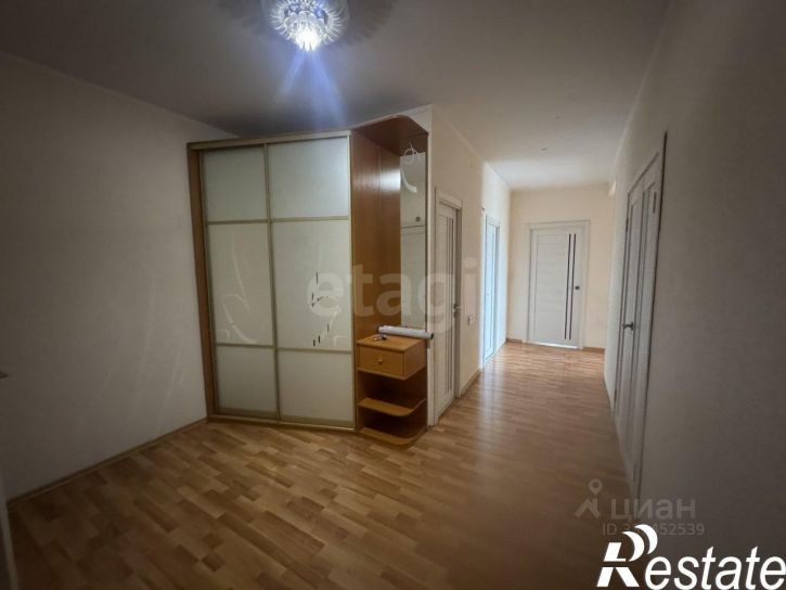 3-комн квартира улица Николая Чумичова, 70,  д. 70