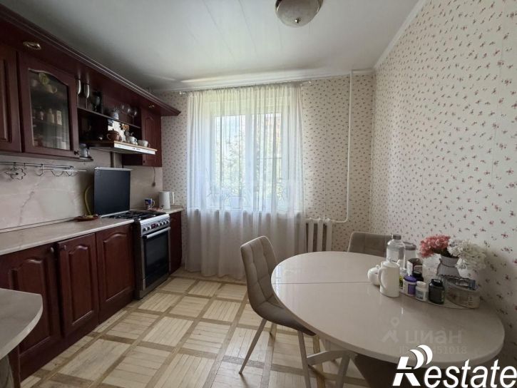4-комн квартира Октябрьская улица, 63,  д. 63