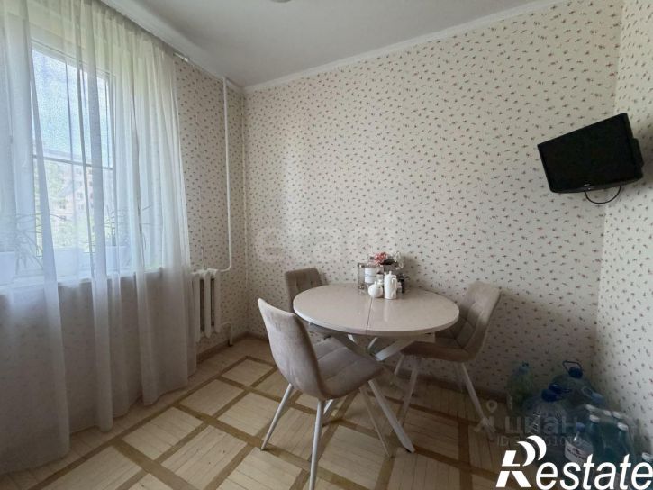 4-комн квартира Октябрьская улица, 63,  д. 63