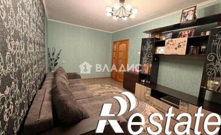 3-комн квартира улица 60 лет Октября, 8,  д. 8