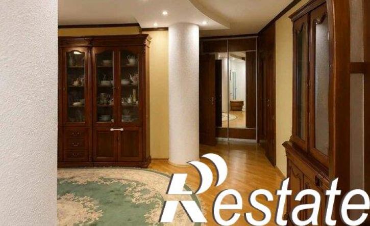 4-комн квартира улица Чехова, 32,  д. 32