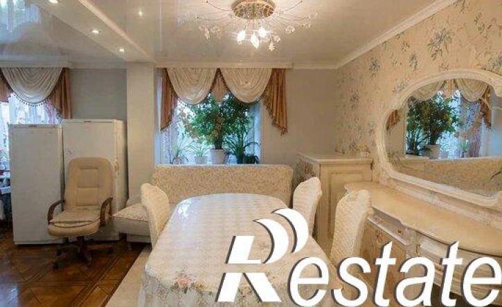 4-комн квартира улица Чехова, 32,  д. 32