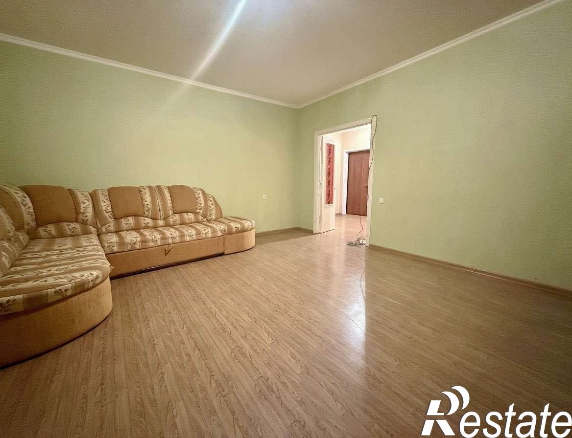 Купить квартиру за 8 050 000 рублей на Есенина улица, 8