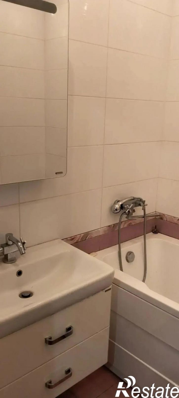2-комн квартира Есенина улица, 16Б