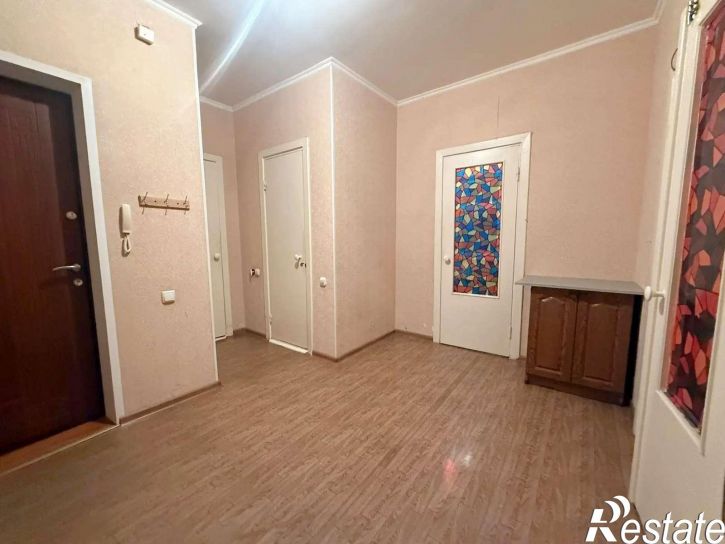 2-комн квартира Есенина улица, 8