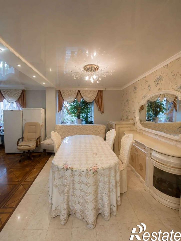 4-комн квартира Чехова улица, 32
