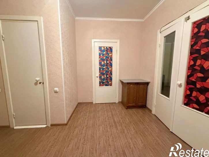 2-комн квартира Есенина улица, 8