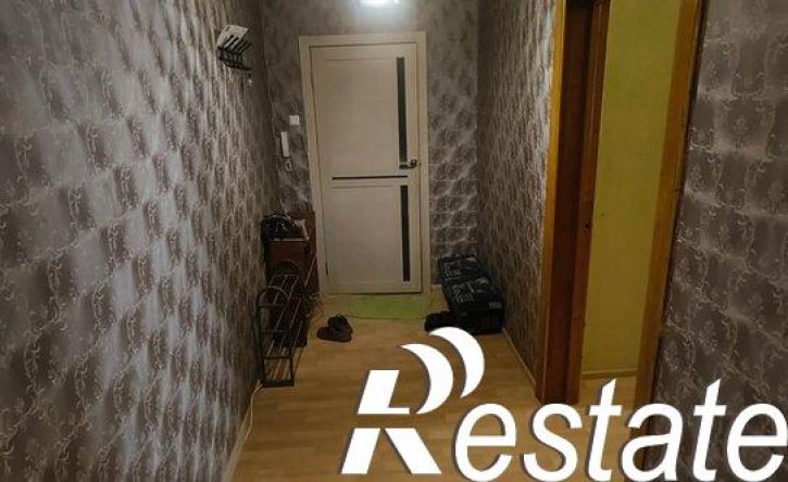 2-комн квартира улица Есенина, 50,  д. 50
