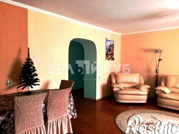4-комн квартира улица Белгородского Полка, 50,  д. 50