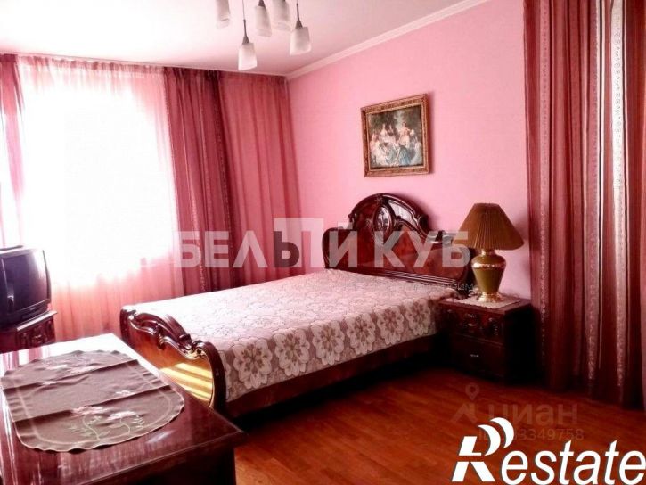 4-комн квартира улица Белгородского Полка, 50,  д. 50