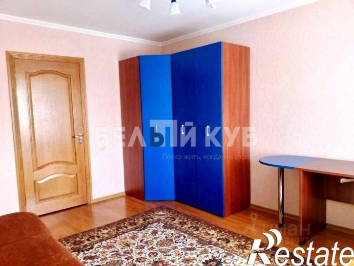 4-комн квартира улица Белгородского Полка, 50,  д. 50