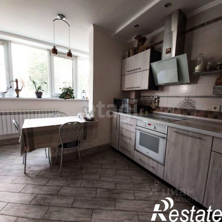 2-комн квартира улица Костюкова, 11В,  д. 11В