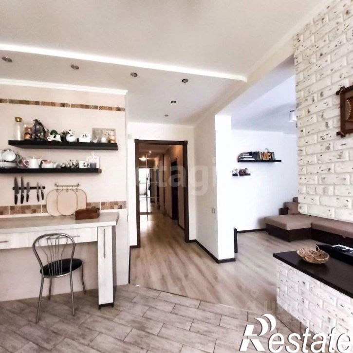 2-комн квартира улица Костюкова, 11В,  д. 11В