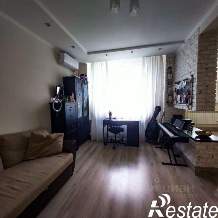 2-комн квартира улица Костюкова, 11В,  д. 11В