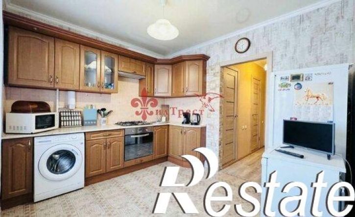 3-комн квартира улица 5 Августа, 13Б,  д. 13Б