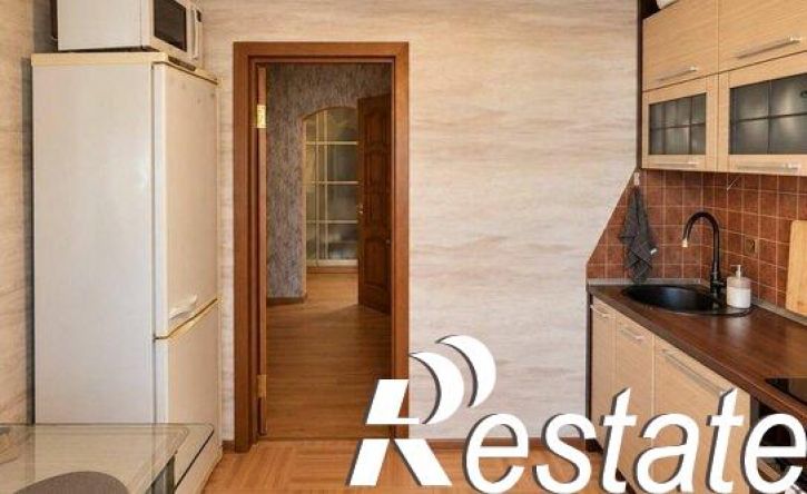 2-комн квартира улица Есенина, 44А,  д. 44А