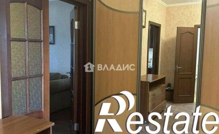 2-комн квартира улица Есенина, 20В,  д. 20В