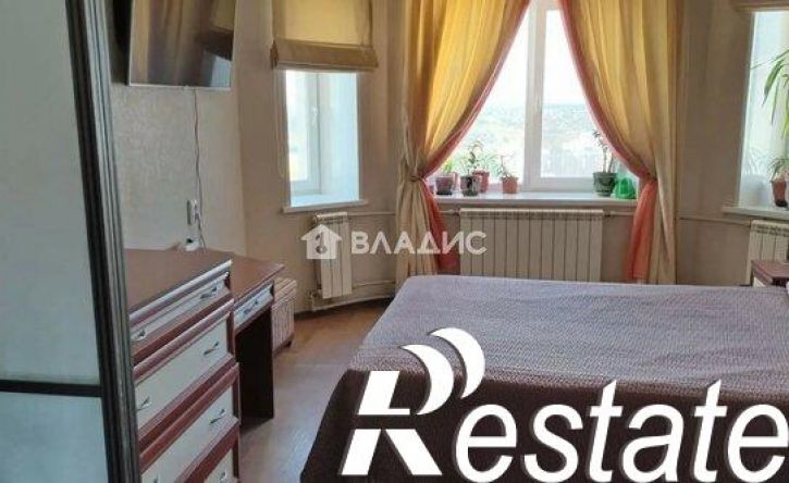 2-комн квартира улица Есенина, 20В,  д. 20В