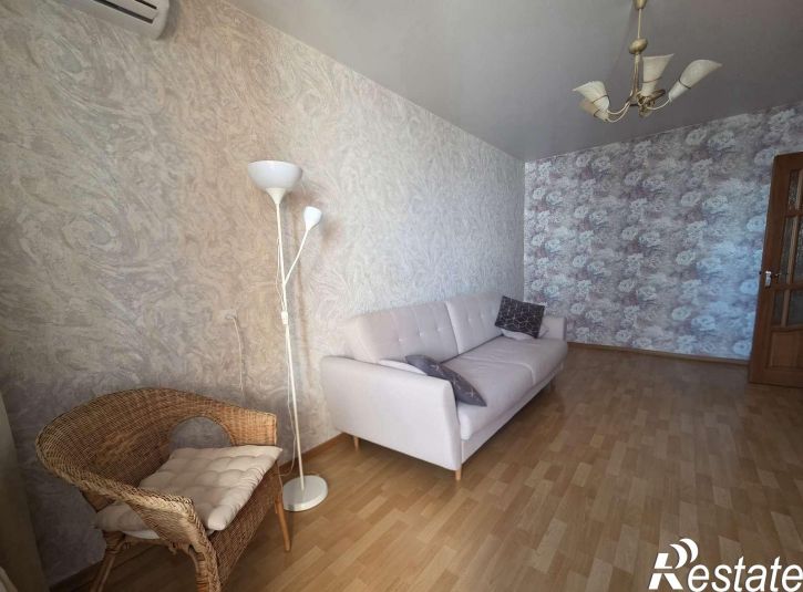 3-комн квартира Есенина улица, 12