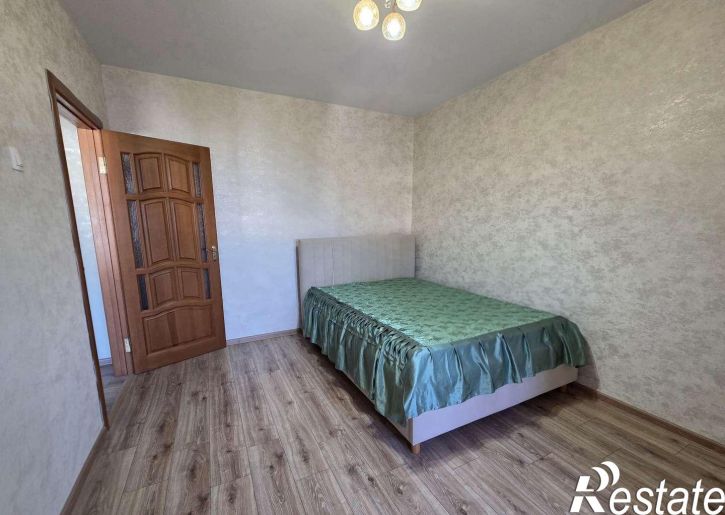 3-комн квартира Есенина улица, 12