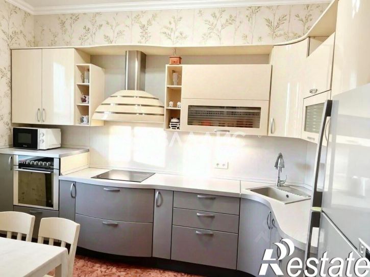 3-комн квартира улица Костюкова, 36А,  д. 36А