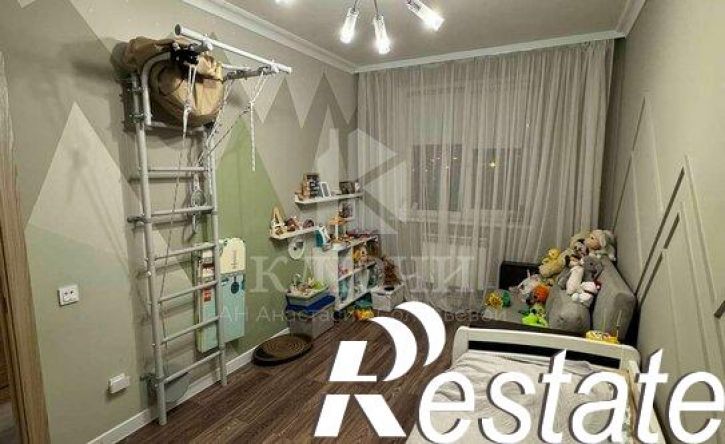 3-комн квартира улица Виктора Лосева, 11,  д. 11