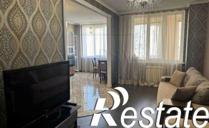 3-комн квартира улица Белгородского Полка, 62,  д. 62