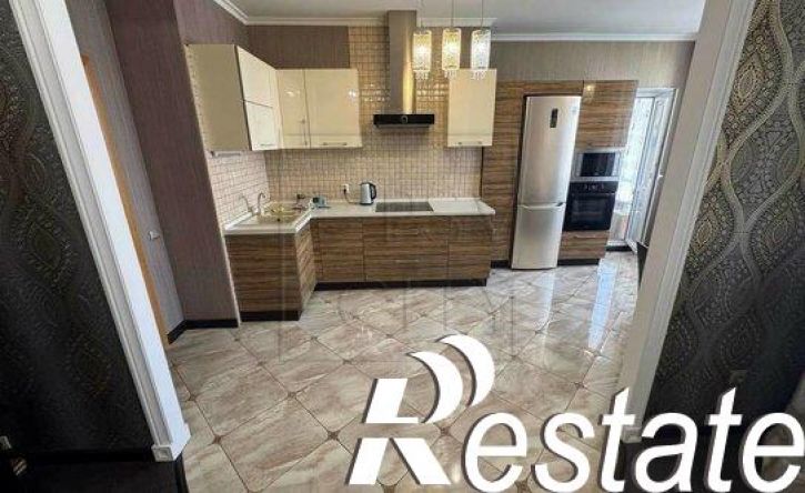 3-комн квартира улица Белгородского Полка, 62,  д. 62
