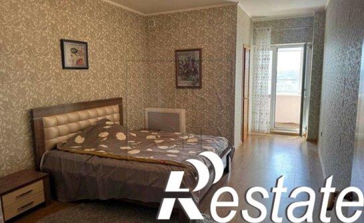3-комн квартира улица Белгородского Полка, 62,  д. 62