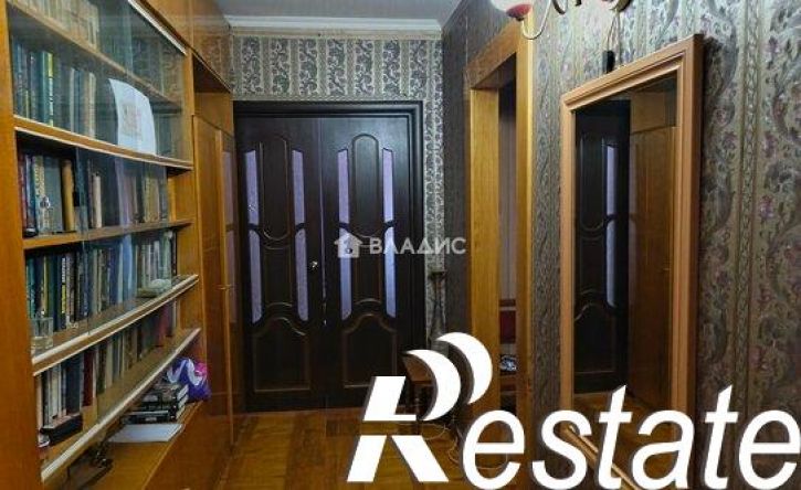 3-комн квартира улица Королёва, 20,  д. 20