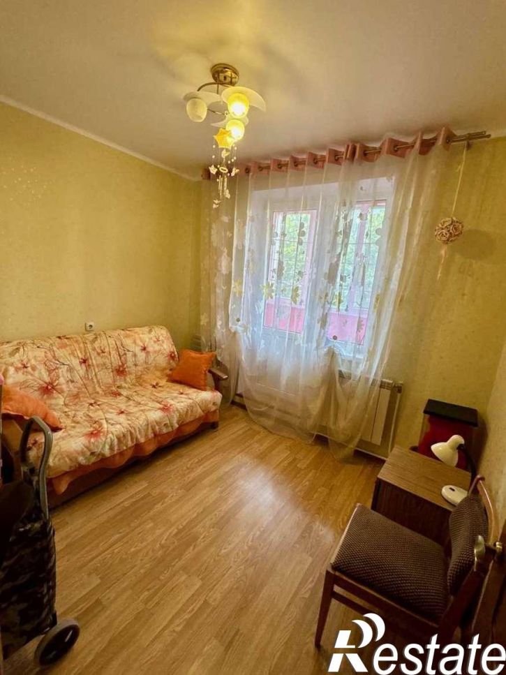 3-комн квартира Есенина улица, 44А
