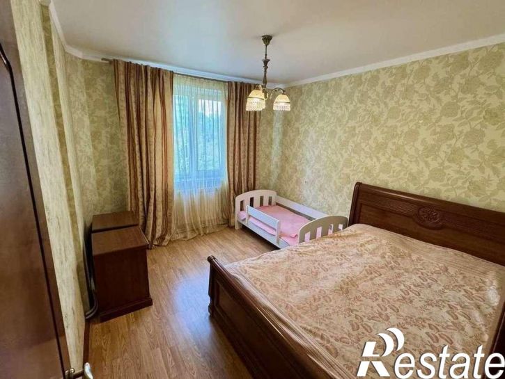 3-комн квартира Есенина улица, 44А