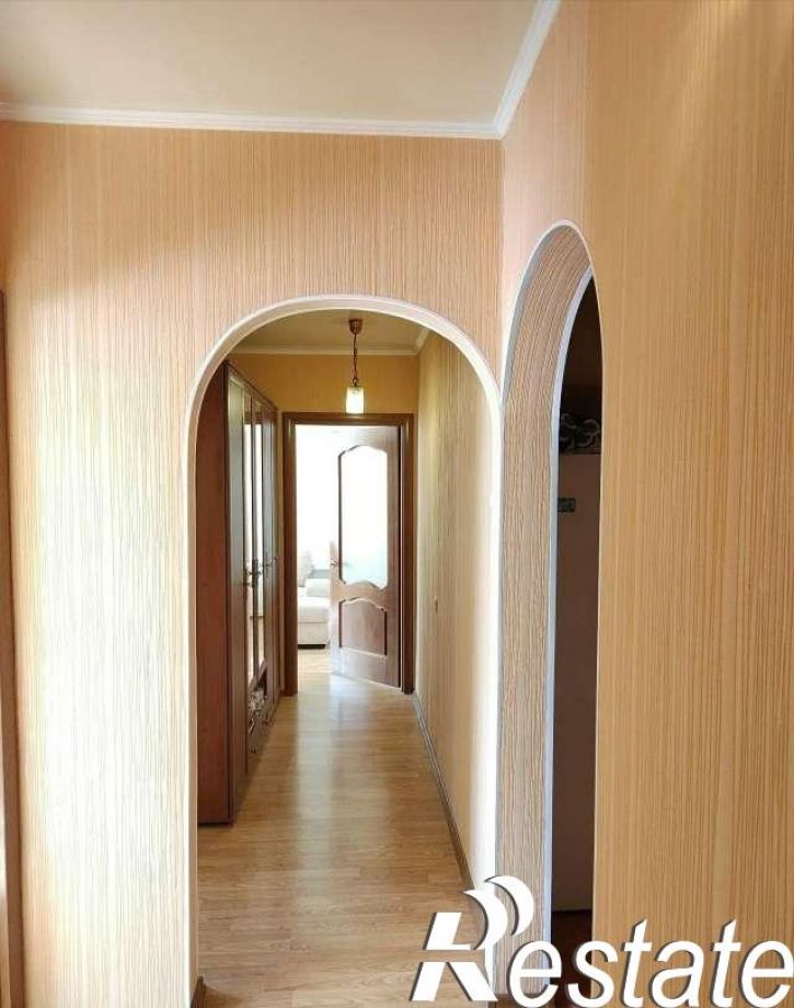 3-комн квартира Есенина улица, 44А