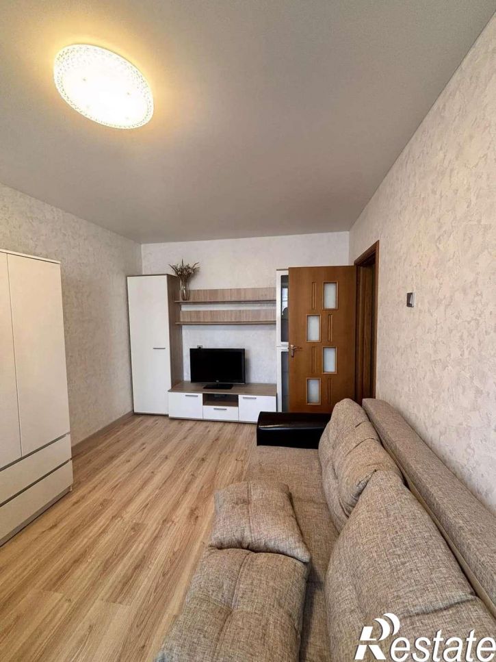 2-комн квартира Есенина улица, 36