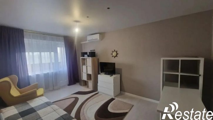 2-комн квартира Победы улица, 83