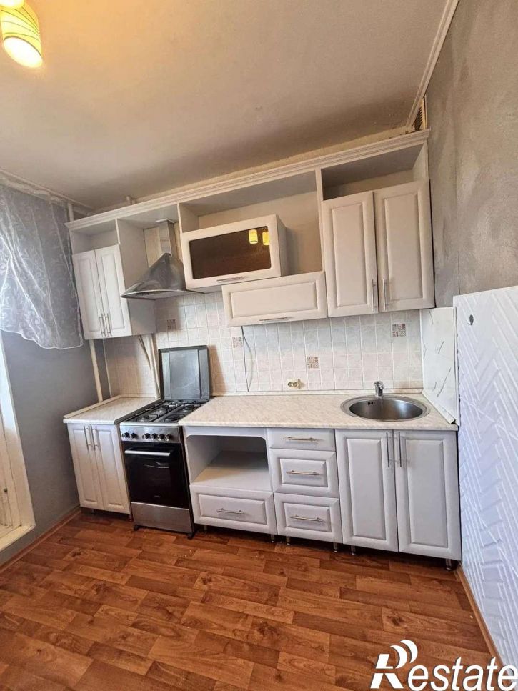 2-комн квартира Есенина улица, 36