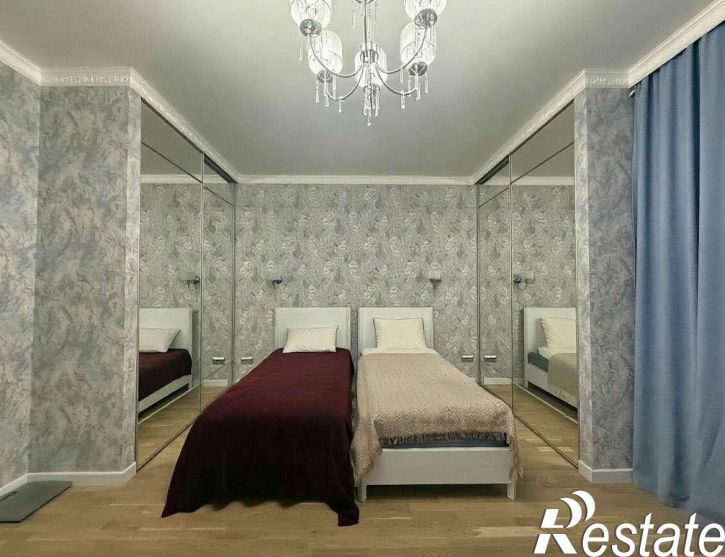 3-комн квартира 1 Салюта бульвар, 6В
