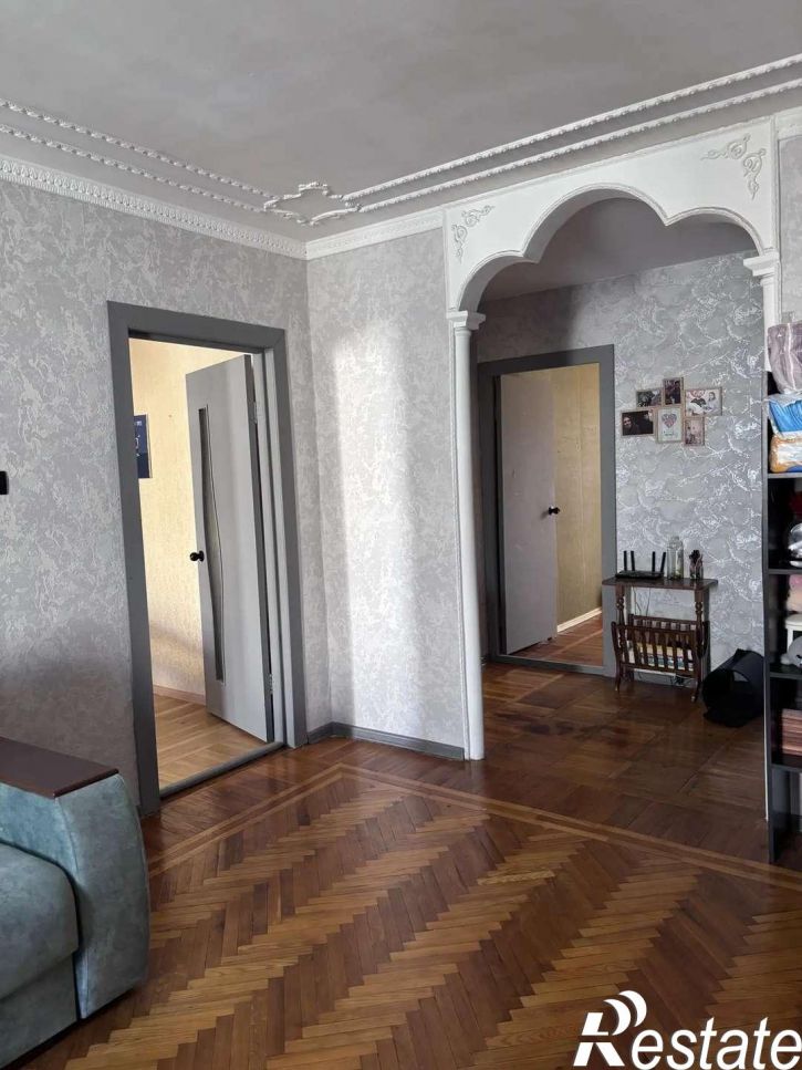 4-комн квартира Буденного улица, 13