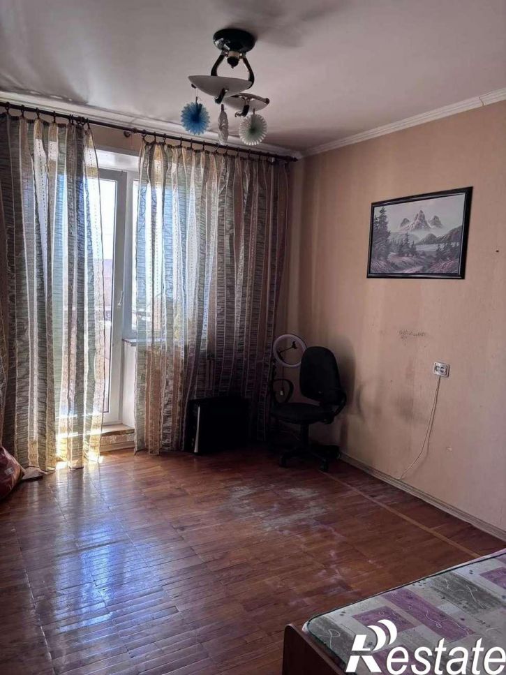 4-комн квартира Буденного улица, 13