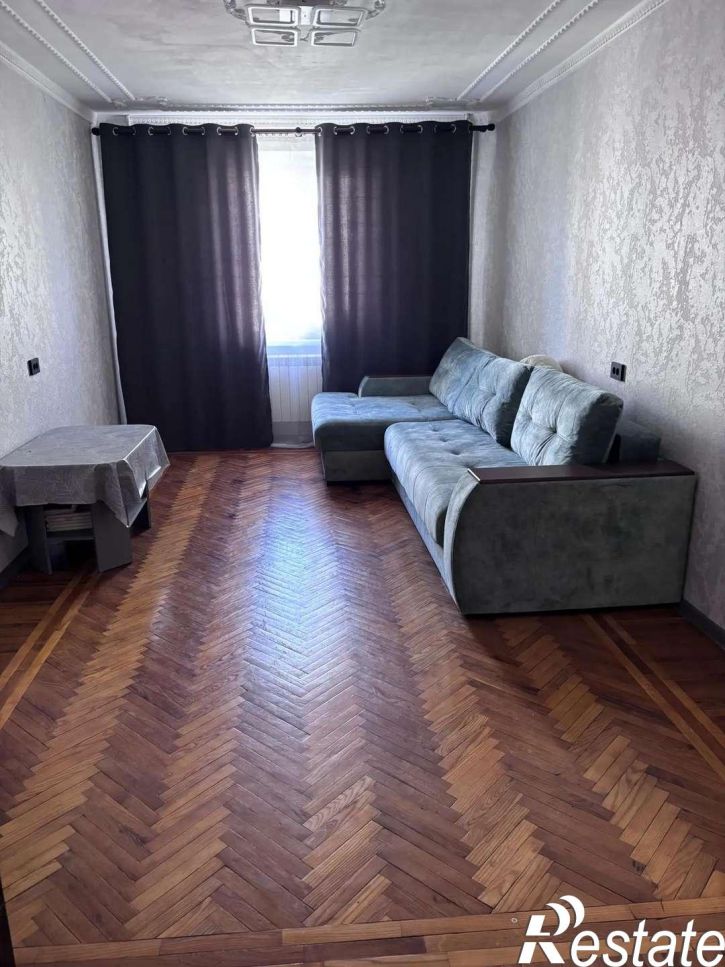 4-комн квартира Буденного улица, 13