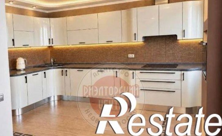 3-комн квартира улица 5 Августа, 31,  д. 31