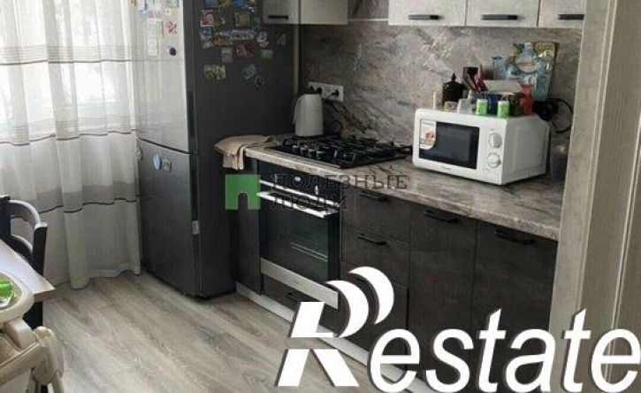 4-комн квартира улица Ватутина, 19,  д. 19