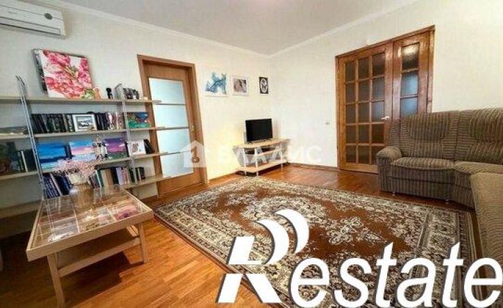 3-комн квартира проспект Славы, 16,  д. 16