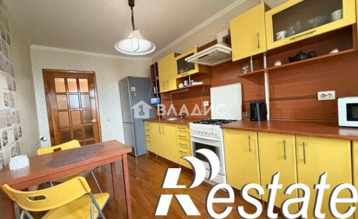 3-комн квартира проспект Славы, 16,  д. 16