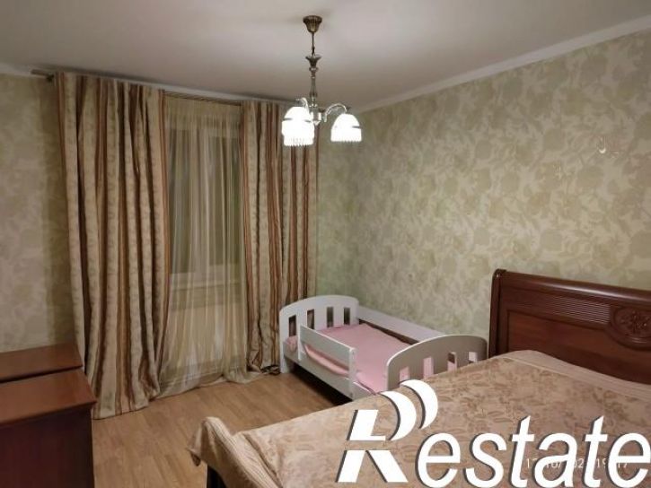 3-комн квартира Есенина улица, 44А